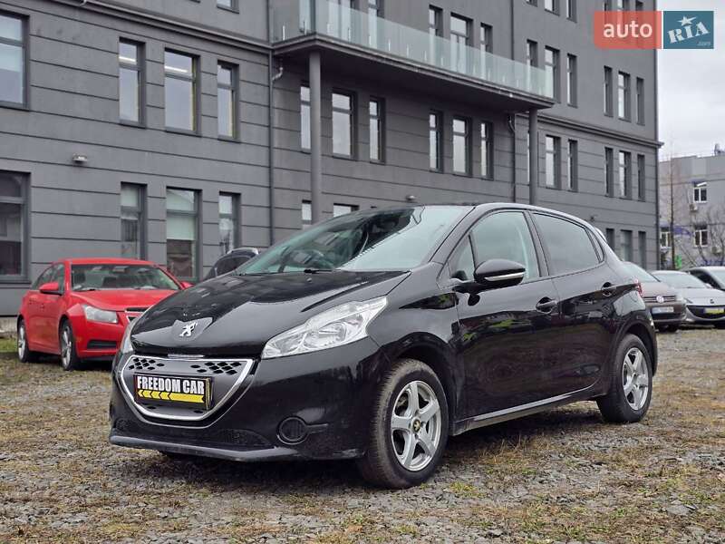 Peugeot 208 2012
