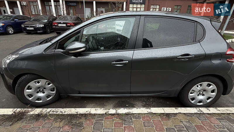 Хетчбек Peugeot 208 2013 в Києві фото 6 Хетчбек Peugeot 208 2013 в Києві