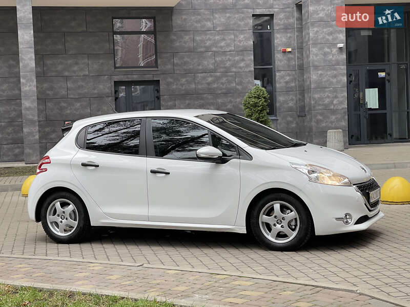 Хетчбек Peugeot 208 2014 в Броварах