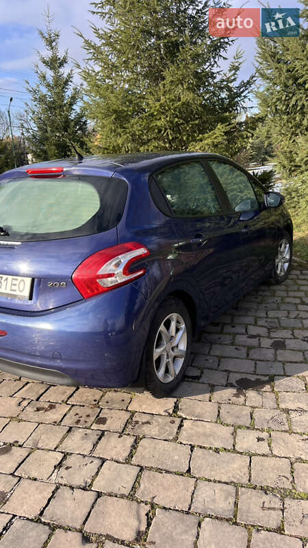 Хэтчбек Peugeot 208 2013 в Киеве фото 3 Хэтчбек Peugeot 208 2013 в Киеве