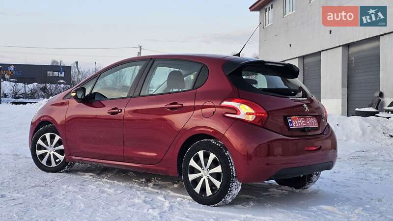 Хэтчбек Peugeot 208 2012 в Ивано-Франковске