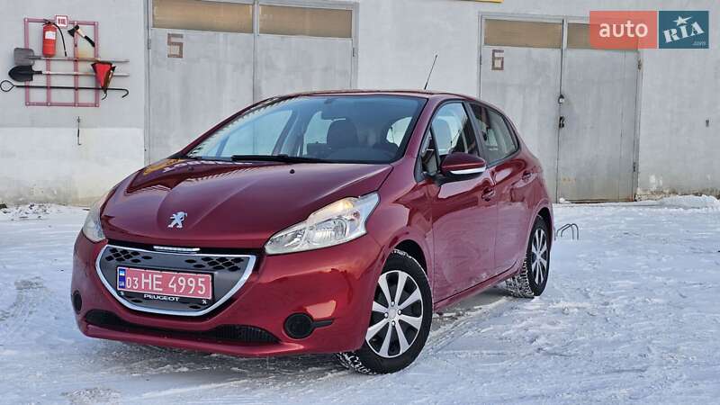 Хэтчбек Peugeot 208 2012 в Ивано-Франковске