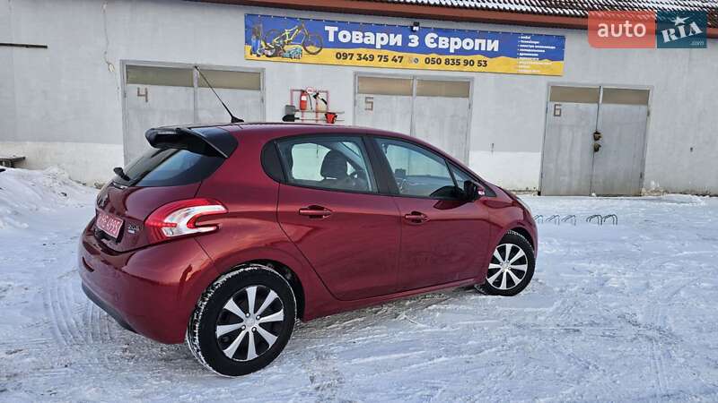 Хэтчбек Peugeot 208 2012 в Ивано-Франковске