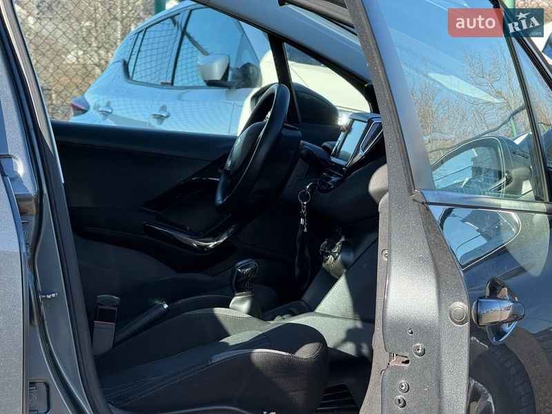 Хэтчбек Peugeot 208 2012 в Виннице