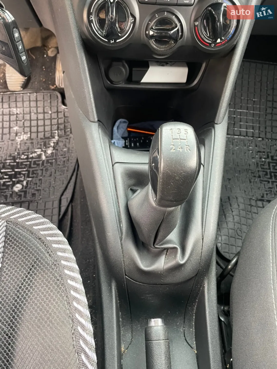 2013 Peugeot 208 - мініатюра 10