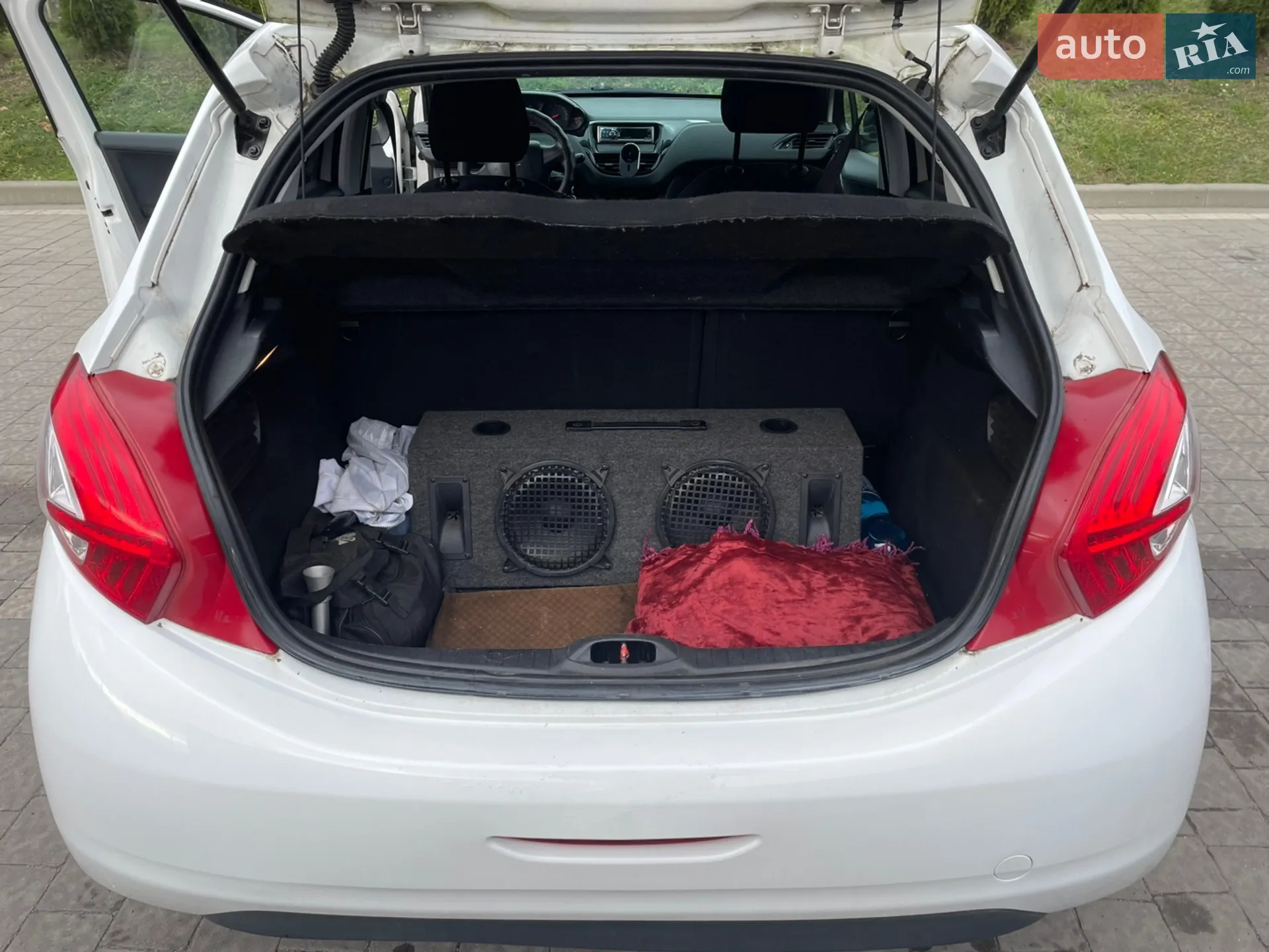 2013 Peugeot 208 - мініатюра 18