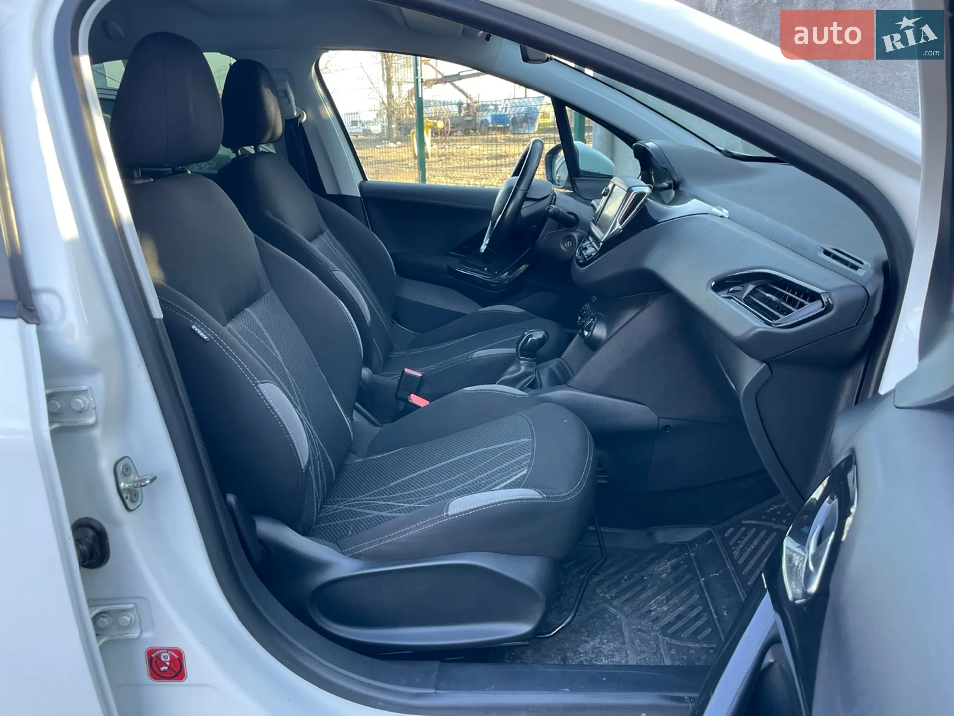 2015 Peugeot 208 - мініатюра 14