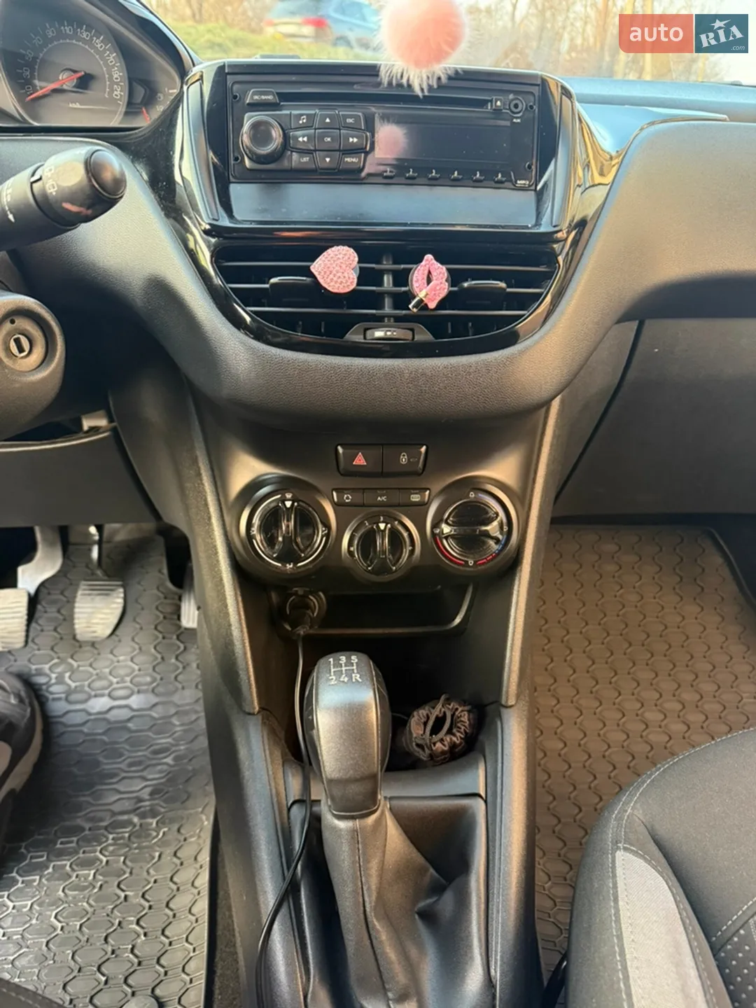 2012 Peugeot 208 - мініатюра 27