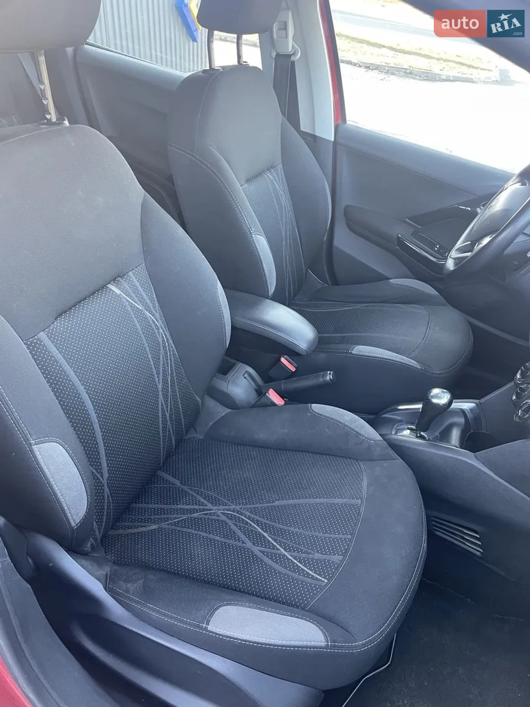 2013 Peugeot 208 - мініатюра 12