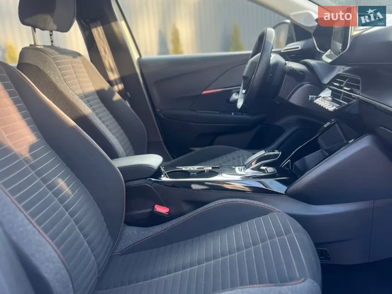 Peugeot 208 2021 VIN VR3UHZKXZMT013660 фото оголошення 30 з 68