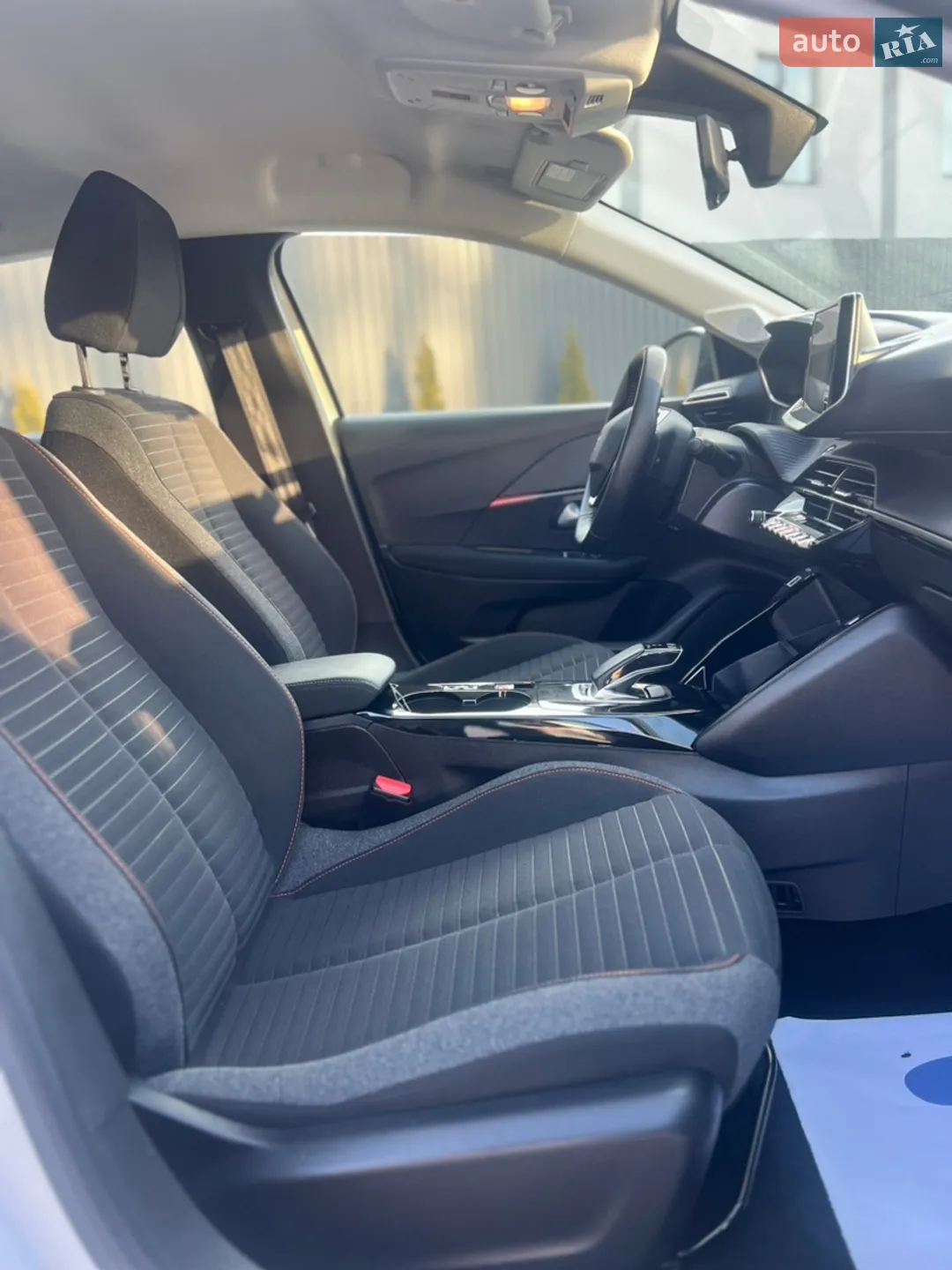 Peugeot 208 2021 VIN VR3UHZKXZMT013660 фото оголошення 30 з 33