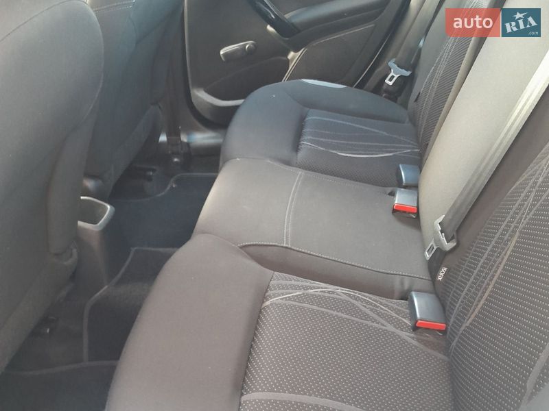 Хэтчбек Peugeot 208 2012 в Рогатине