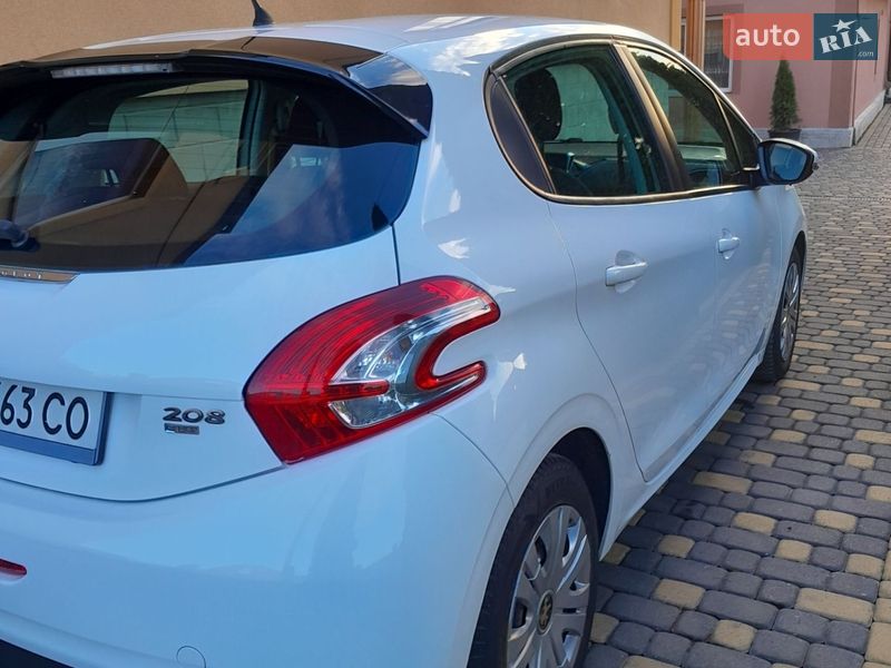 Хэтчбек Peugeot 208 2012 в Рогатине