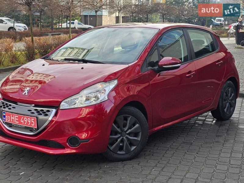 Хетчбек Peugeot 208 2012 в Івано-Франківську