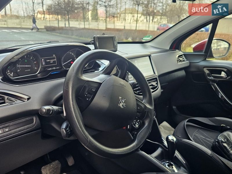 Хетчбек Peugeot 208 2012 в Івано-Франківську