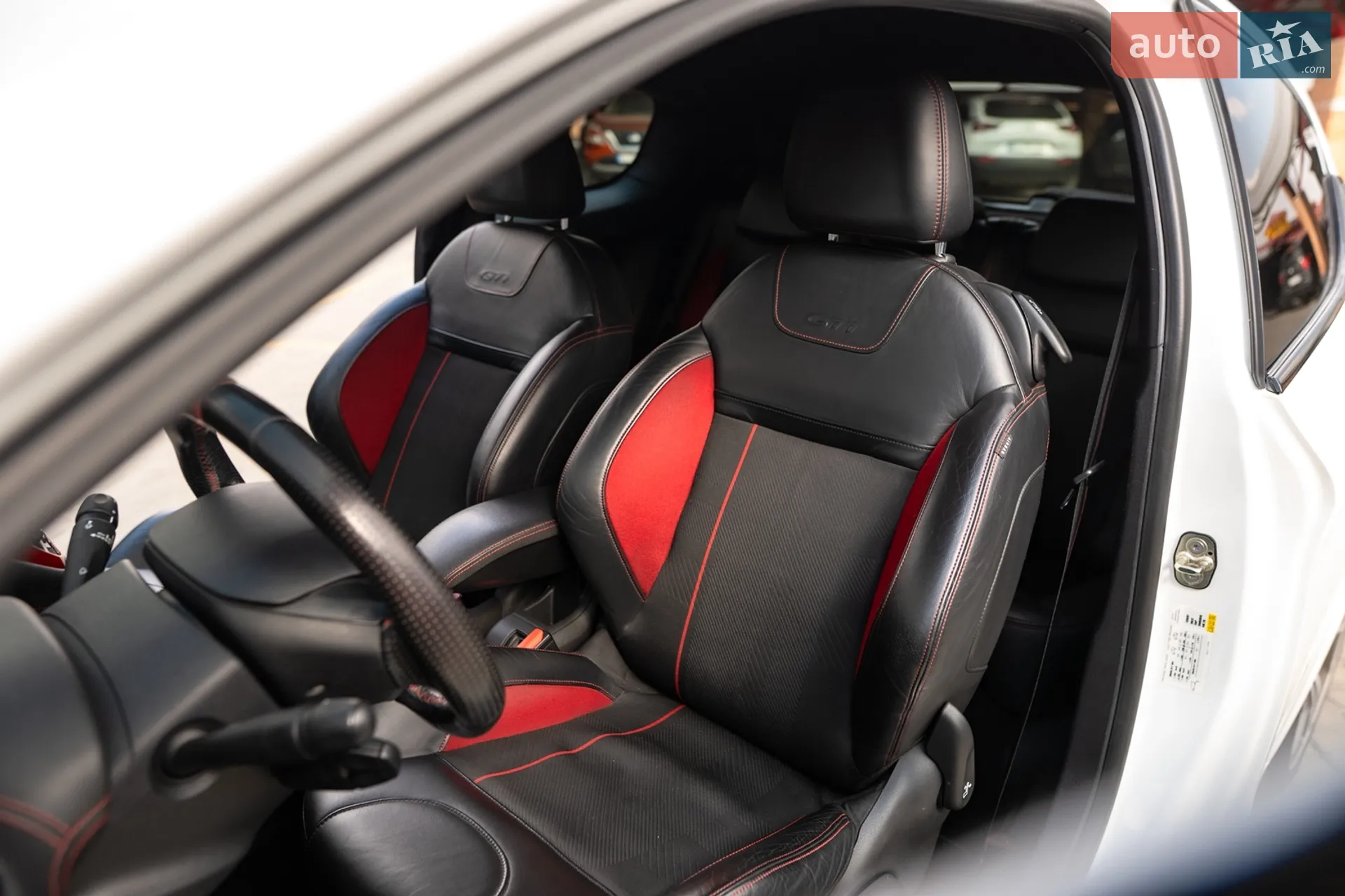 2013 Peugeot 208 - мініатюра 13