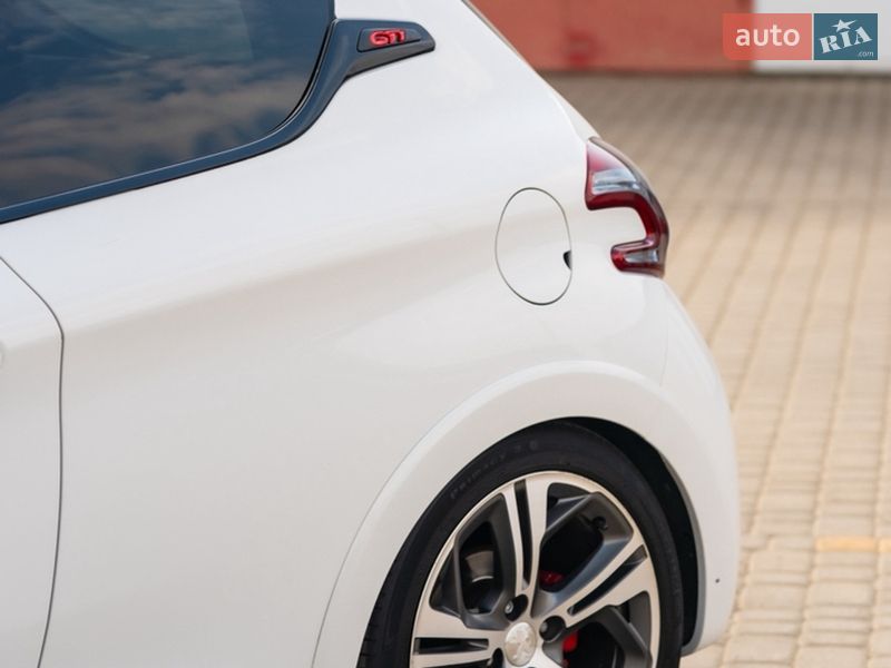 Хэтчбек Peugeot 208 2013 в Львове