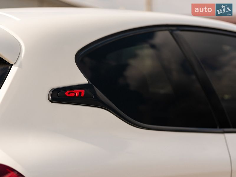 Хэтчбек Peugeot 208 2013 в Львове