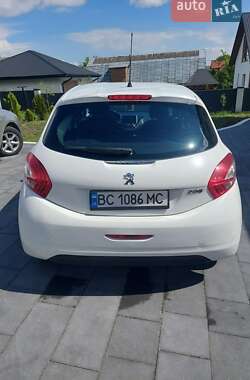 Хэтчбек Peugeot 208 2015 в Яворове