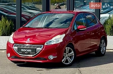 Хетчбек Peugeot 208 2013 в Кременчуці