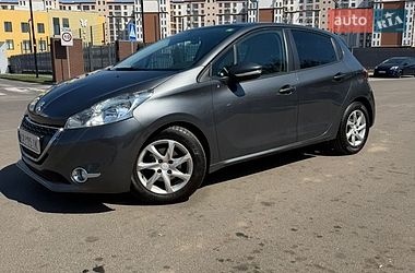 Хэтчбек Peugeot 208 2013 в Киеве