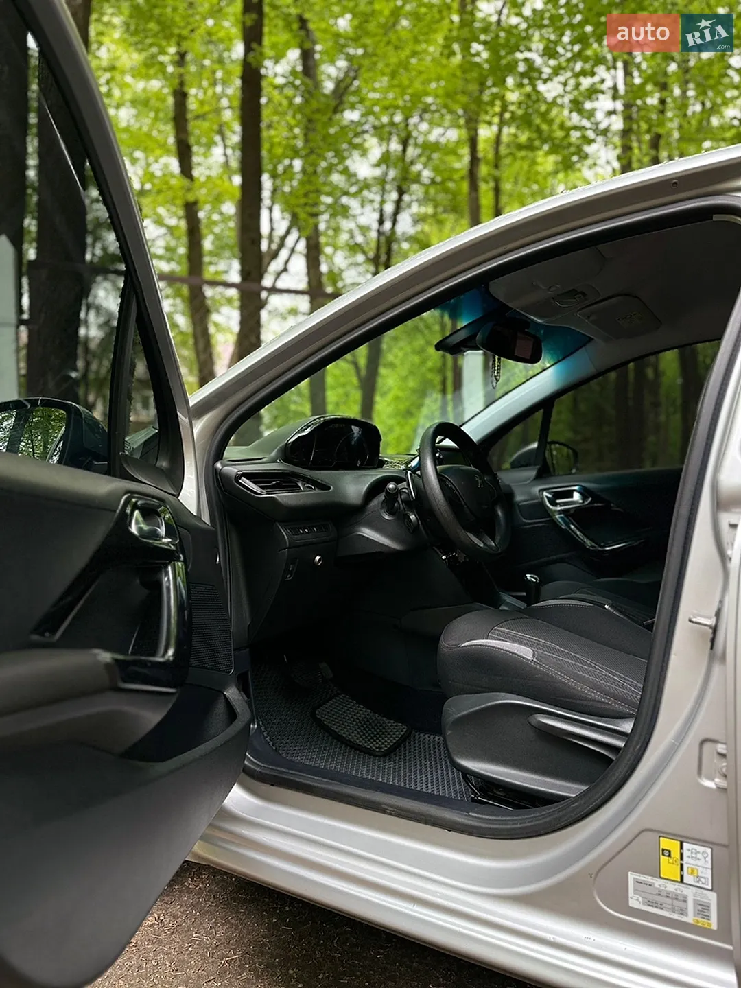 2014 Peugeot 208 - мініатюра 28