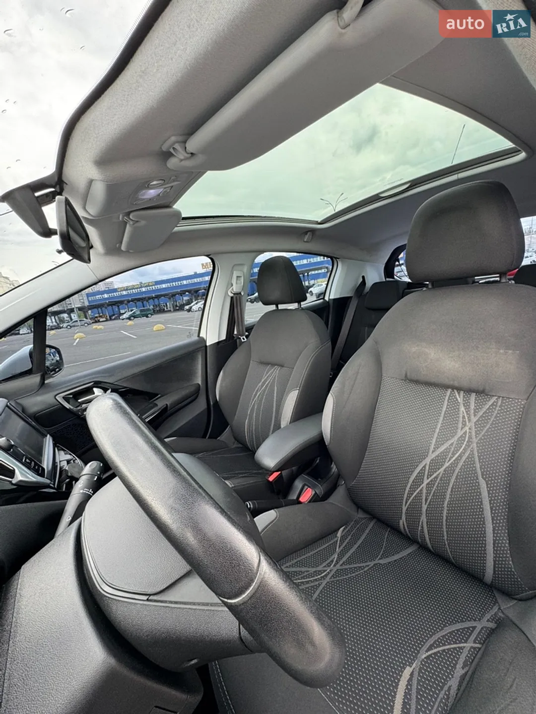 2013 Peugeot 208 - мініатюра 17