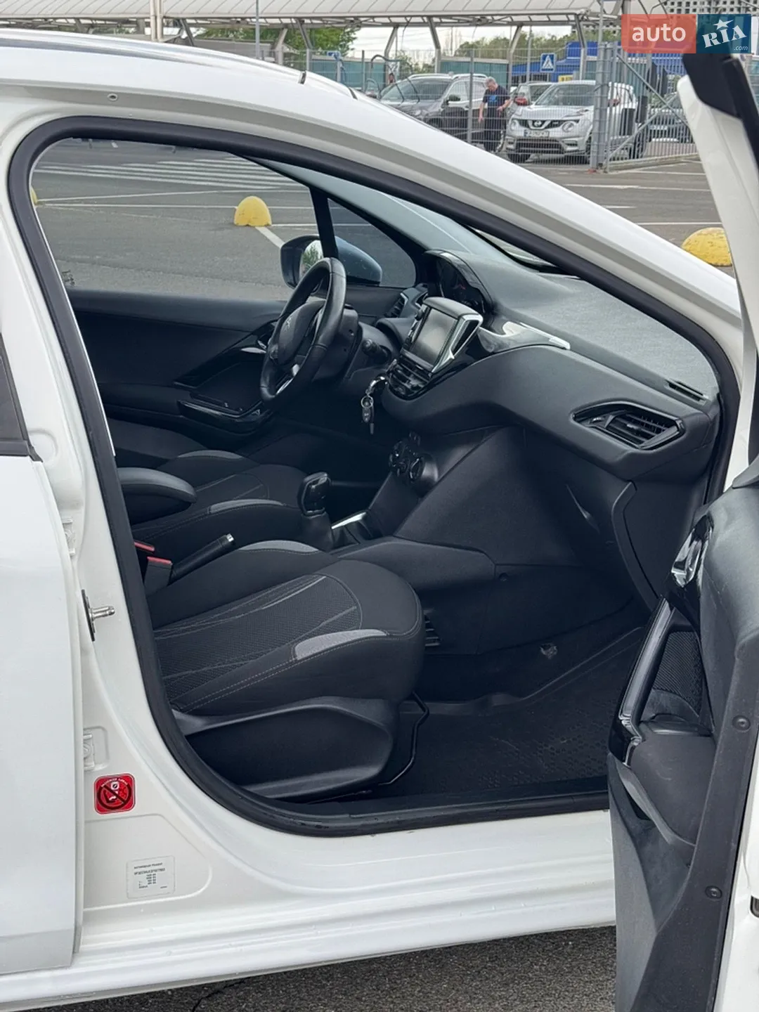 2013 Peugeot 208 - мініатюра 25