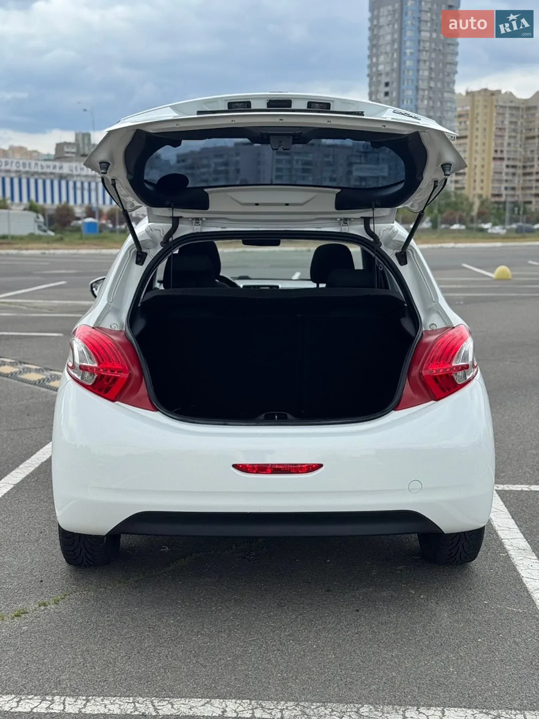 2013 Peugeot 208 - мініатюра 5