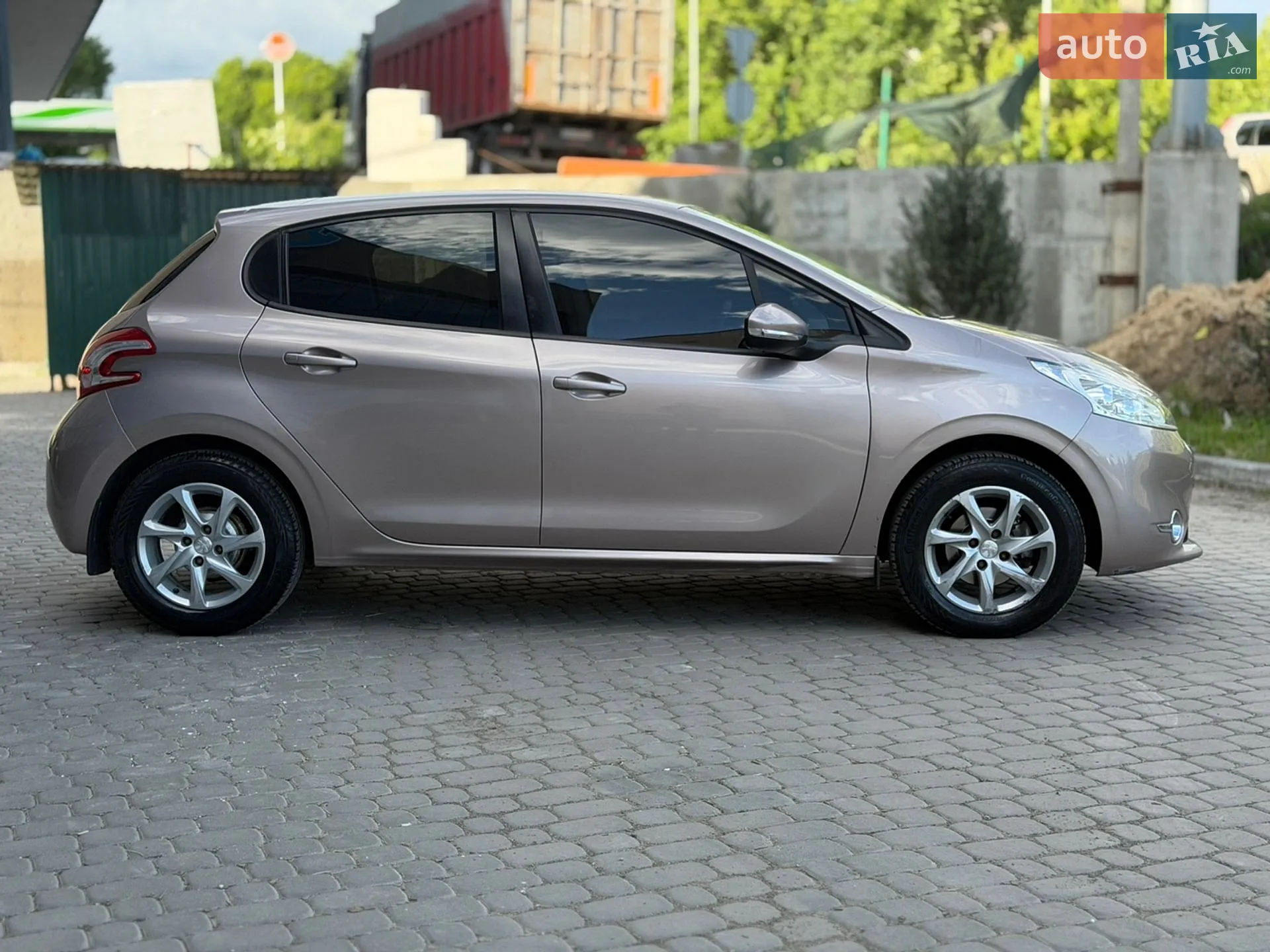 2013 Peugeot 208 - мініатюра 7