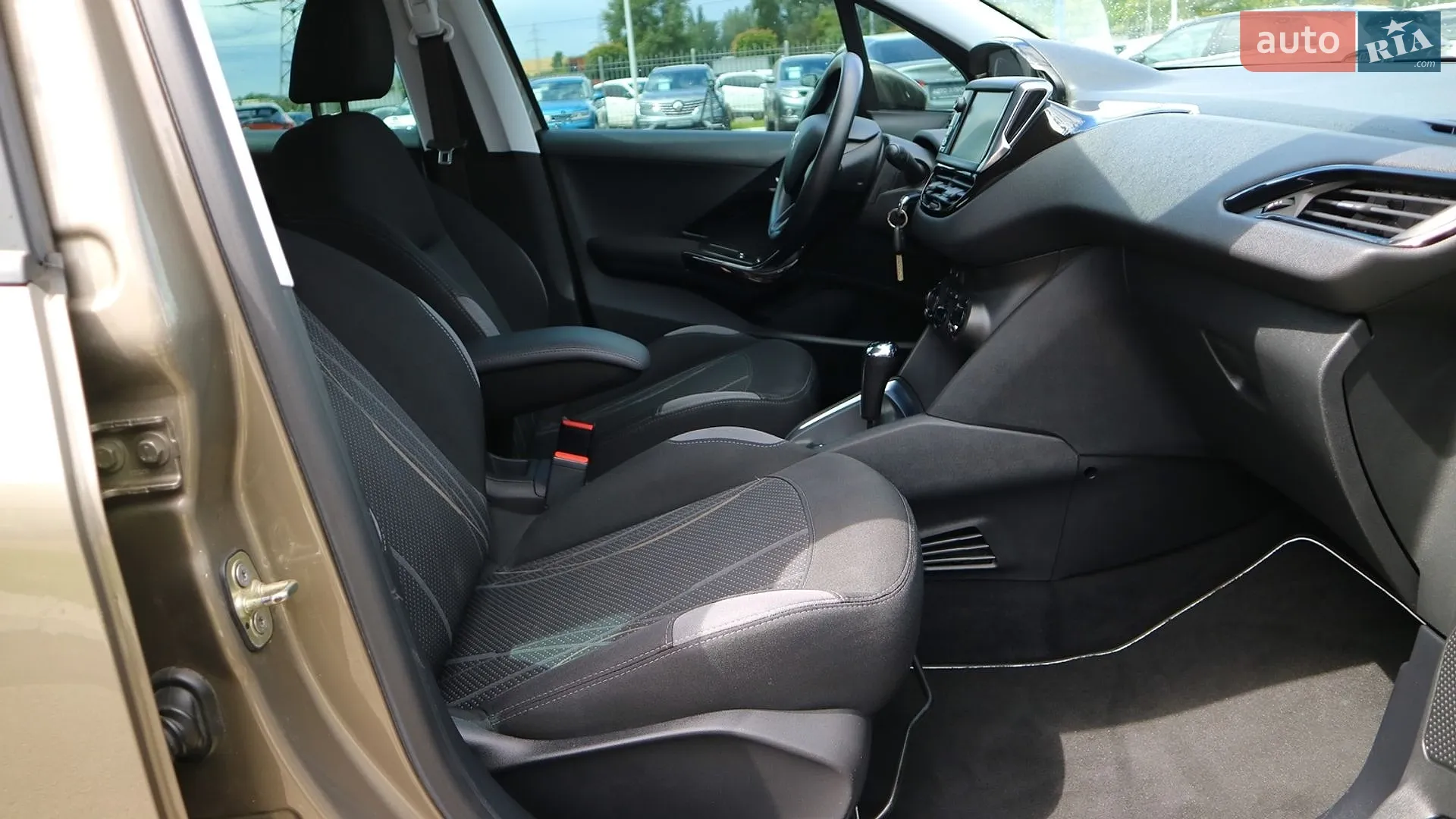 2013 Peugeot 208 - мініатюра 6