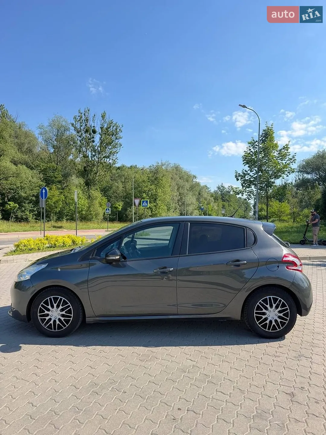 2012 Peugeot 208 - мініатюра 7