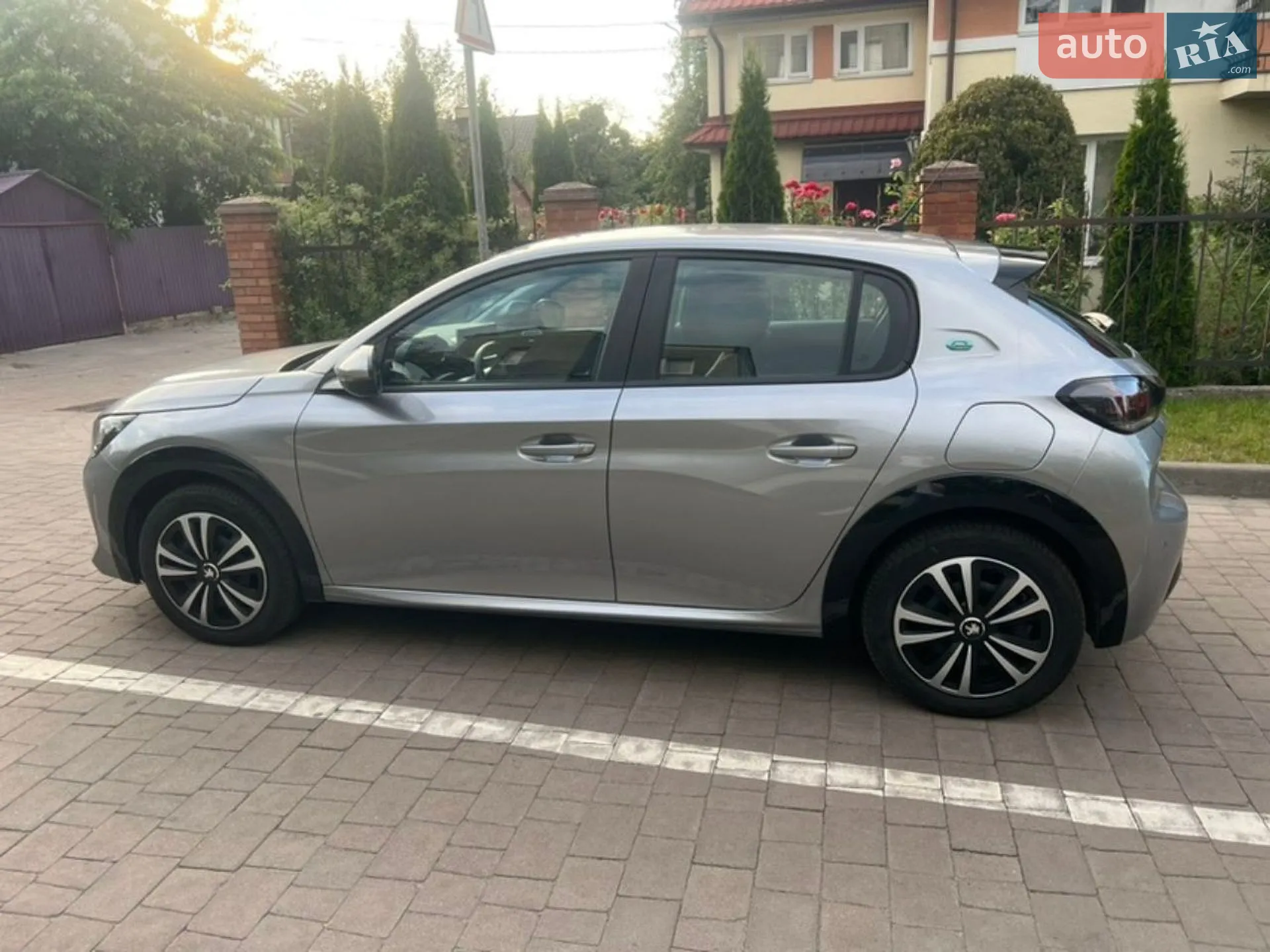 2020 Peugeot 208 - фото 1