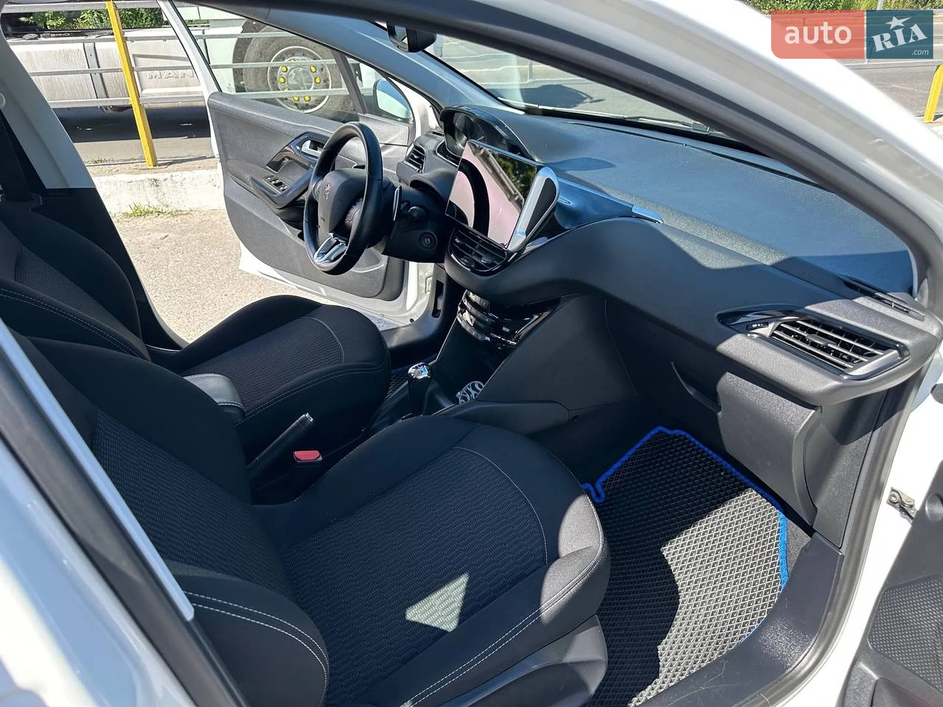 2017 Peugeot 208 - мініатюра 15