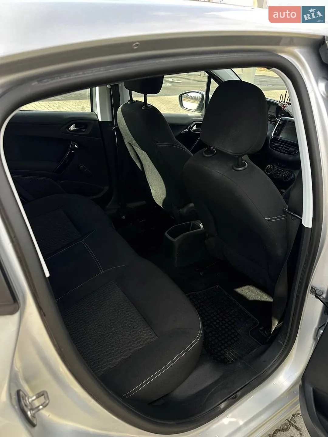 2015 Peugeot 208 - мініатюра 18
