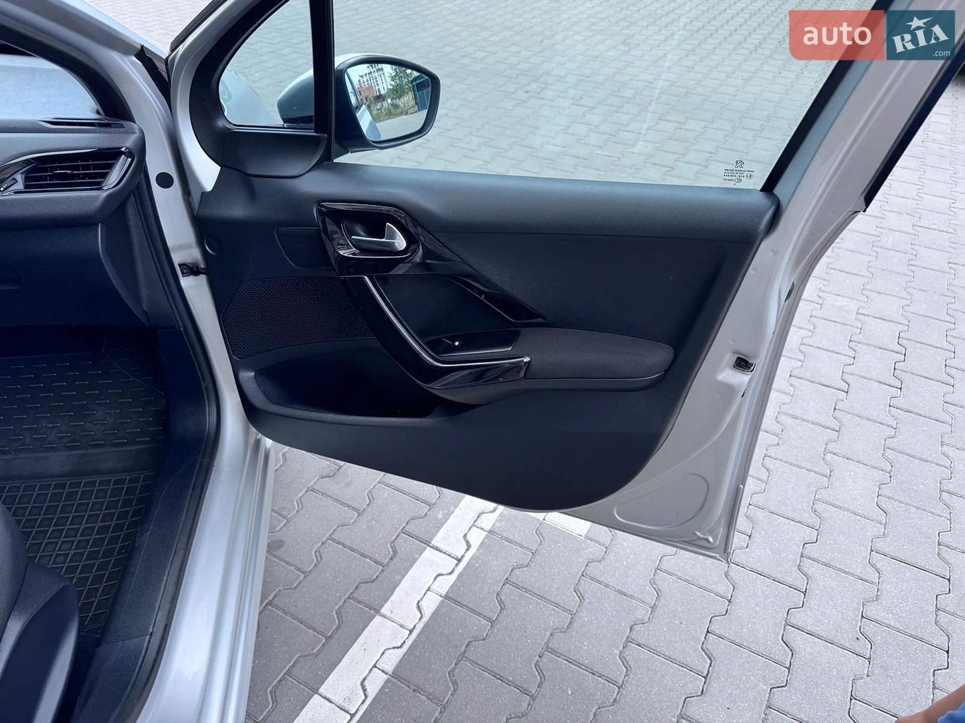 2012 Peugeot 208 - мініатюра 19