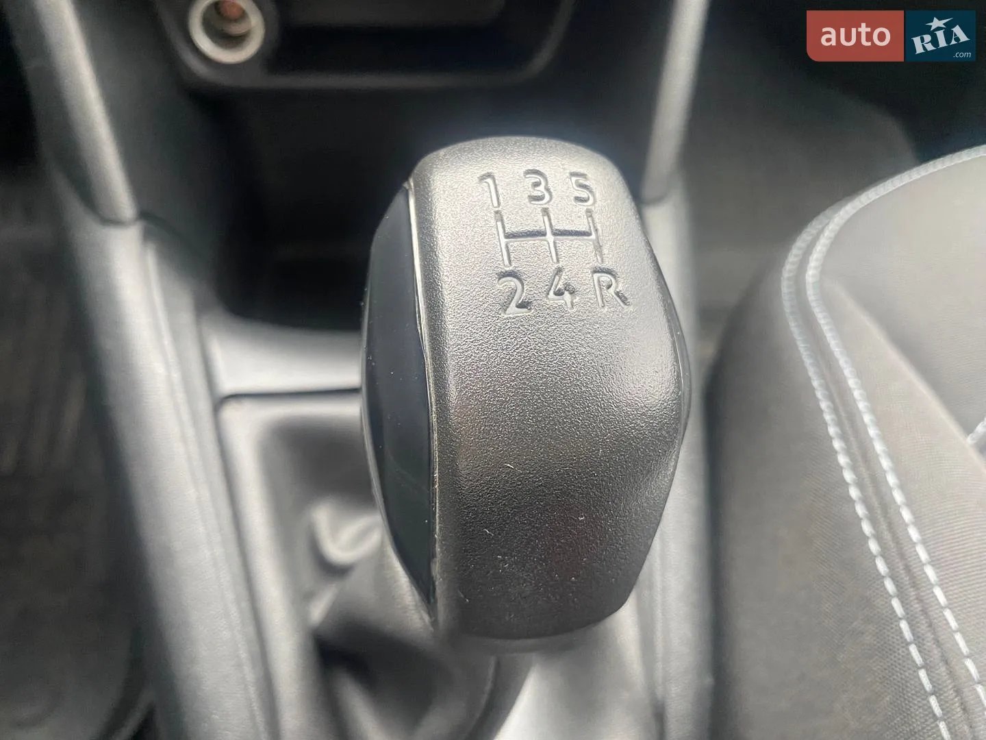 2013 Peugeot 208 - мініатюра 24