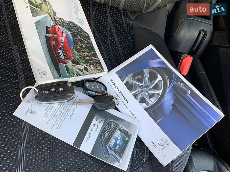 Хэтчбек Peugeot 208 2014 в Дрогобыче документ