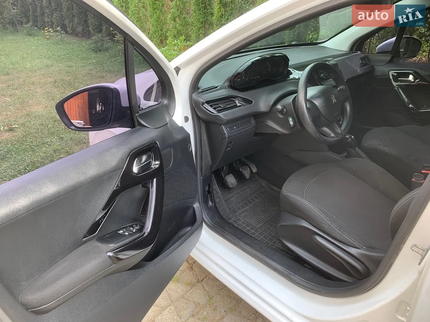 2013 Peugeot 208 - мініатюра 9