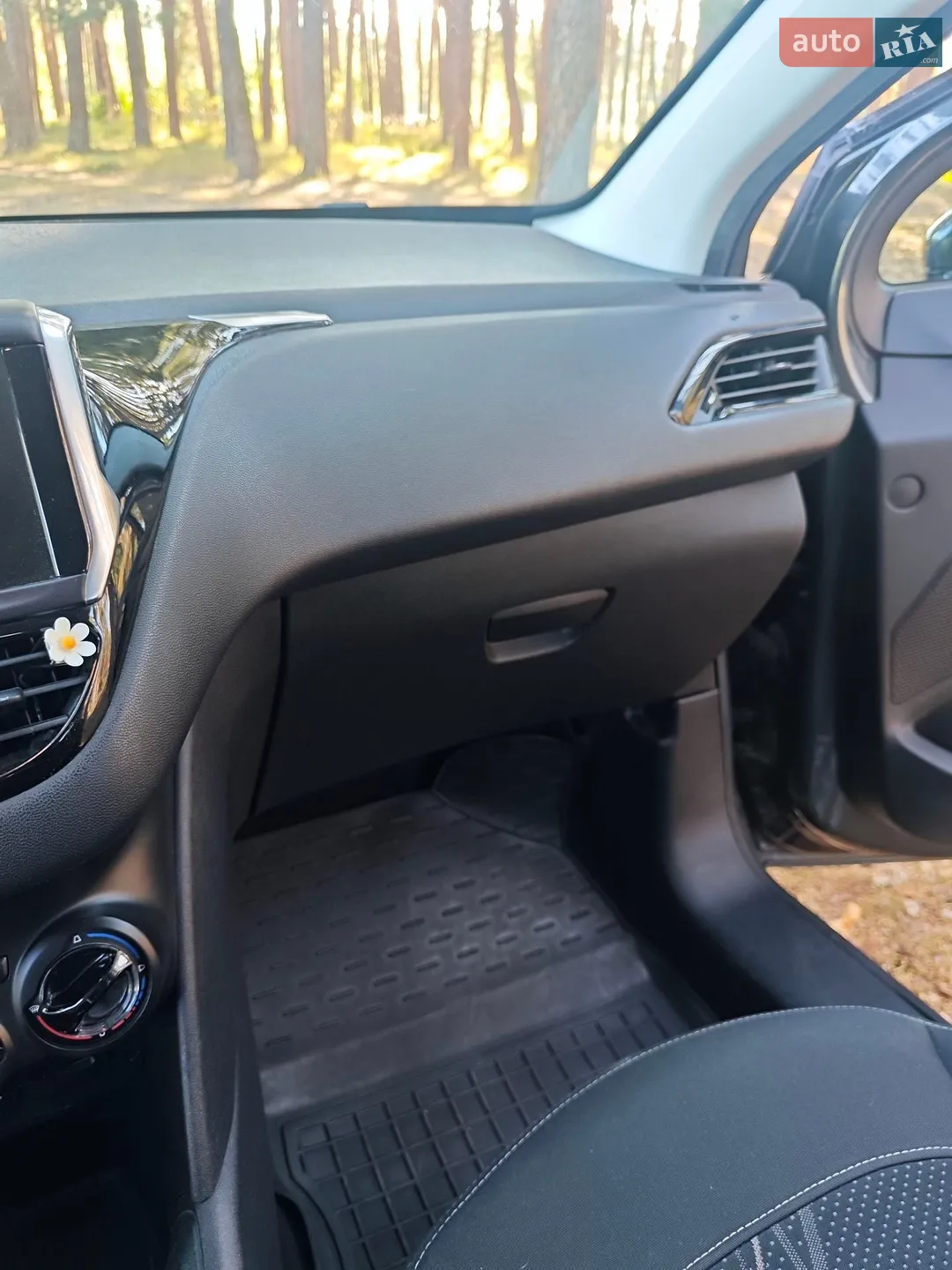 2012 Peugeot 208 - мініатюра 36