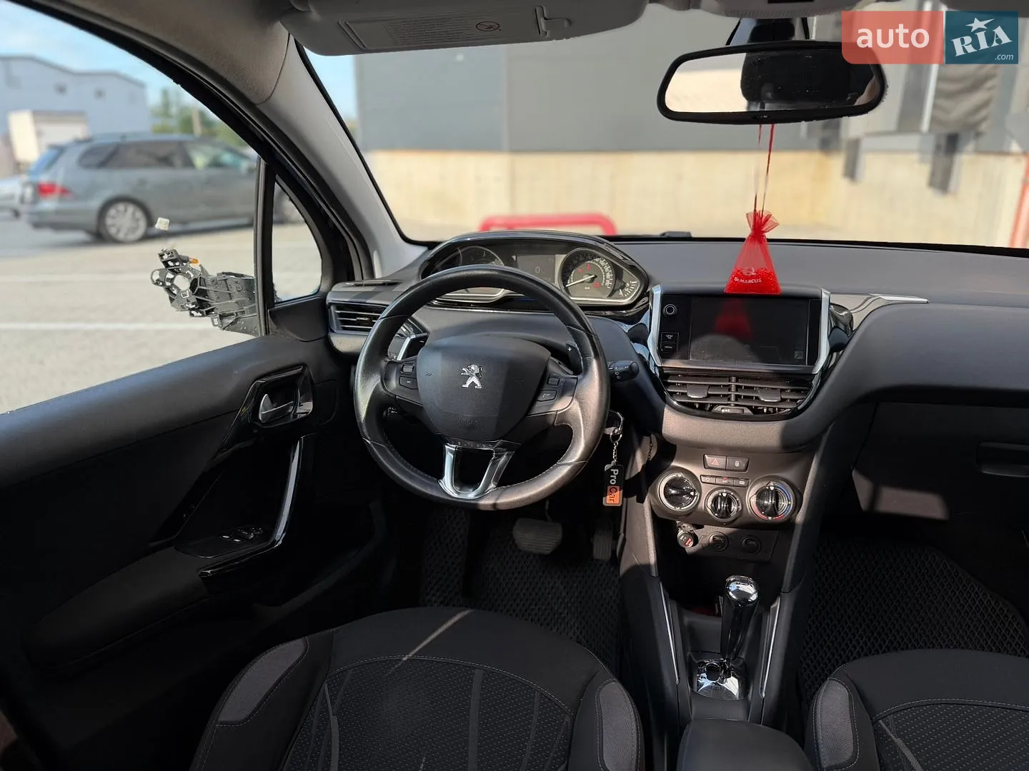 2012 Peugeot 208 - мініатюра 18
