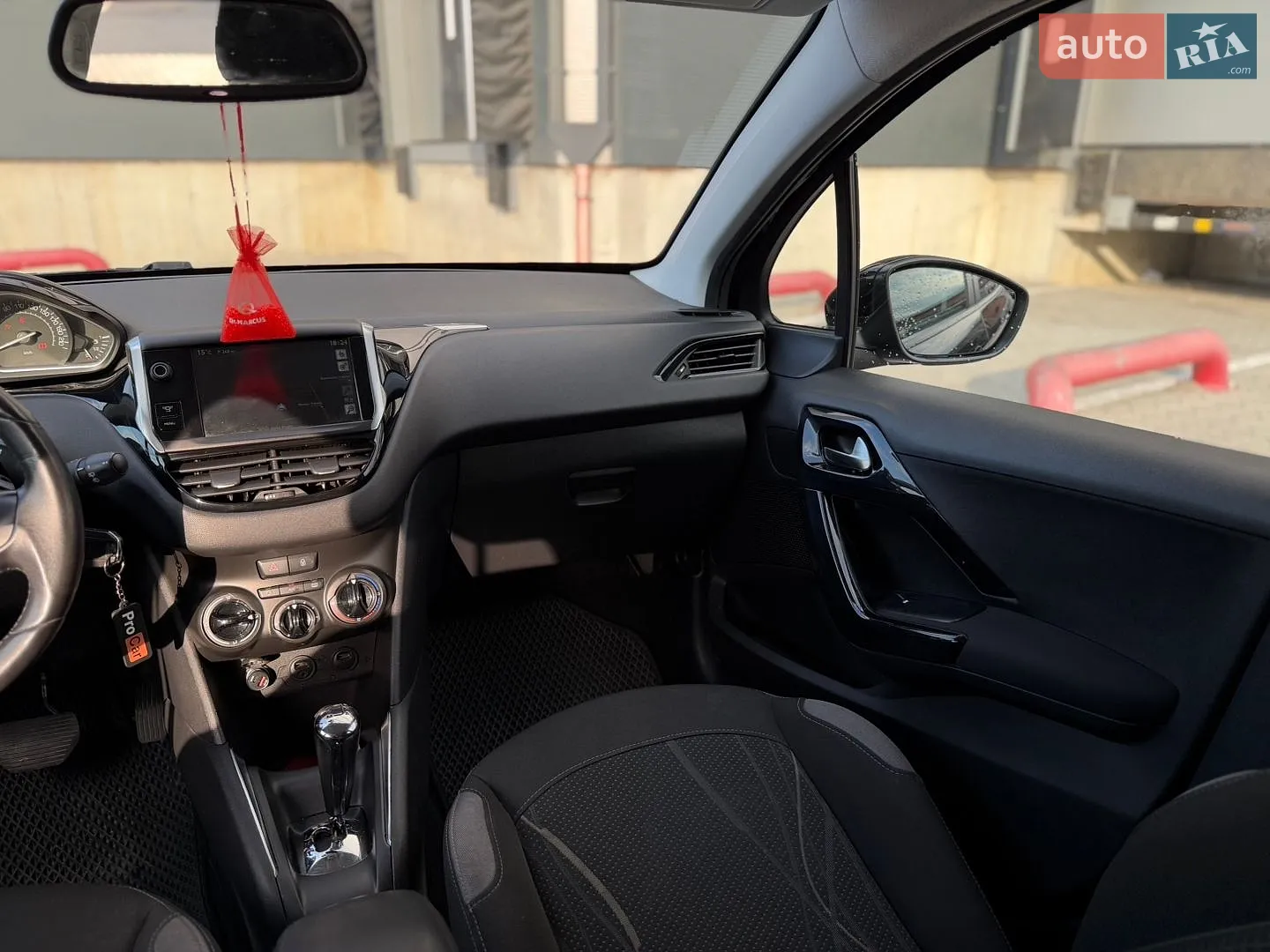 2012 Peugeot 208 - мініатюра 19