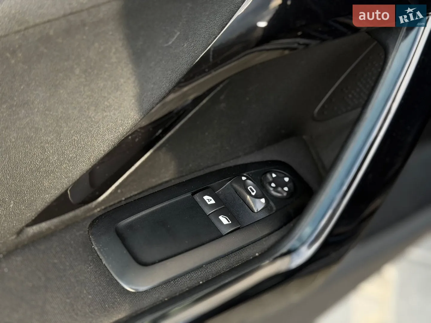 2012 Peugeot 208 - мініатюра 28