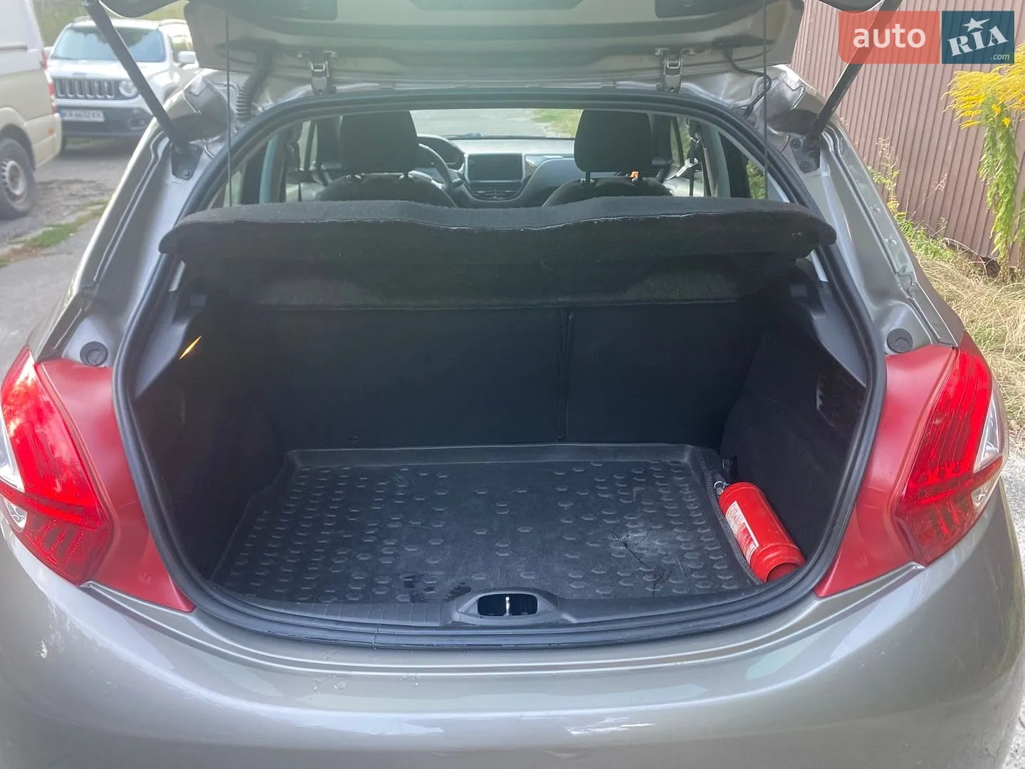 2013 Peugeot 208 - мініатюра 19