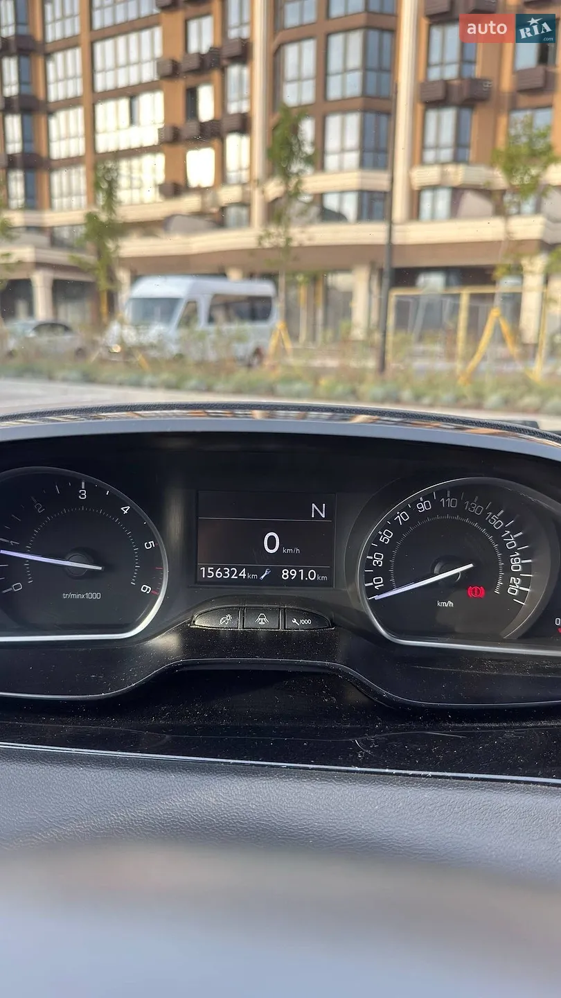 2012 Peugeot 208 - мініатюра 18
