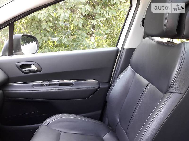 Позашляховик / Кросовер Peugeot 3008 2014 в Луцьку фото 7 Позашляховик / Кросовер Peugeot 3008 2014 в Луцьку