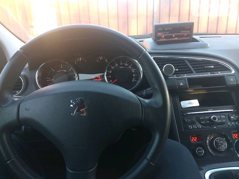 Позашляховик / Кросовер Peugeot 3008 2010 в Умані
