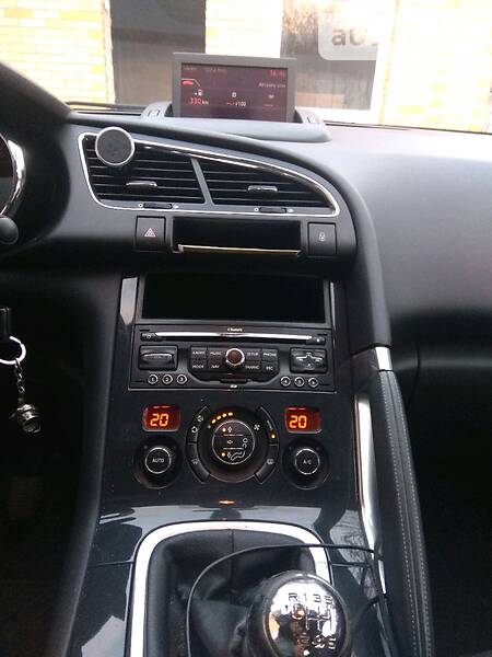 Позашляховик / Кросовер Peugeot 3008 2010 в Умані