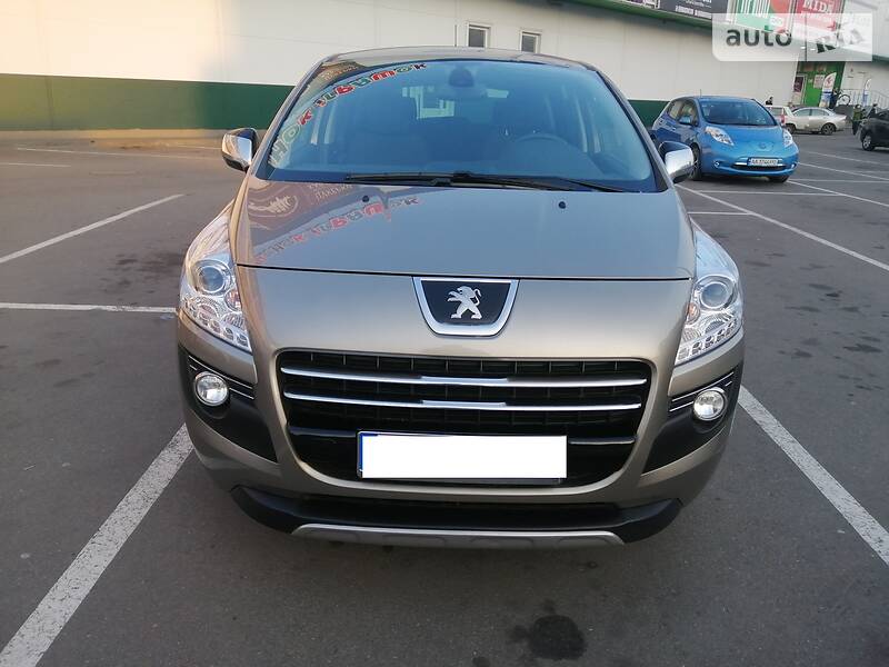 Позашляховик / Кросовер Peugeot 3008 2013 в 