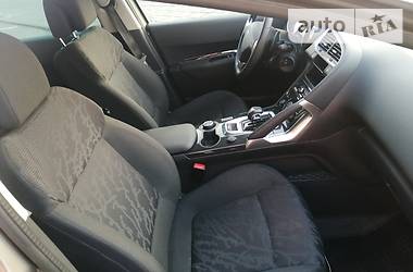 Позашляховик / Кросовер Peugeot 3008 2013 в 